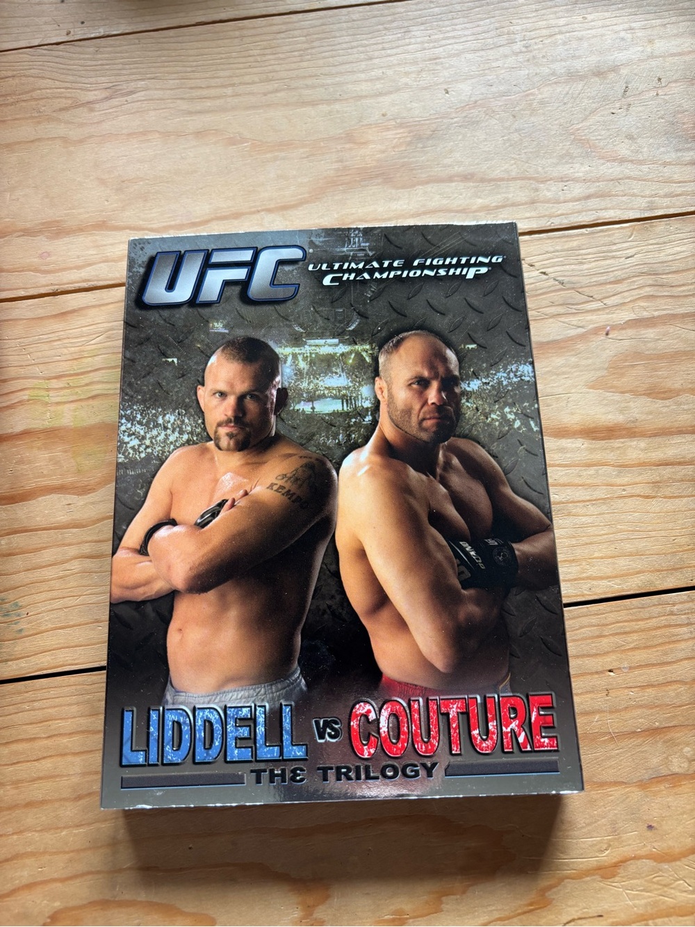 UFC Liddell vs Couture Trilogy Collector Game Box - Black/Blue/Red